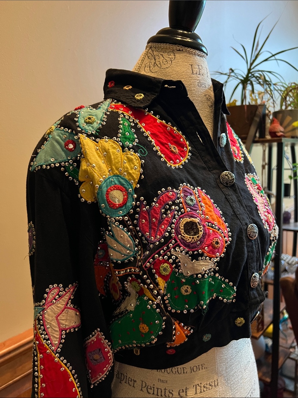 Vintage embroidered & sequined cropped jacket women’s small